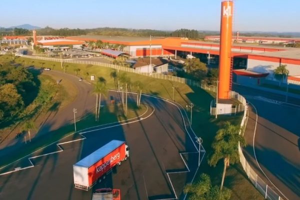 Governo cria Polo Moveleiro Metropolitano da Paraíba que irá gerar mais de 30 mil novos empregos e ofertar produtos a preço de fábrica para a população da Paraíba e Nordeste Governo cria Polo Moveleiro Metropolitano da Paraíba que irá gerar mais de 30 mil novos empregos e ofertar produtos a preço de fábrica para a população da Paraíba e Nordeste