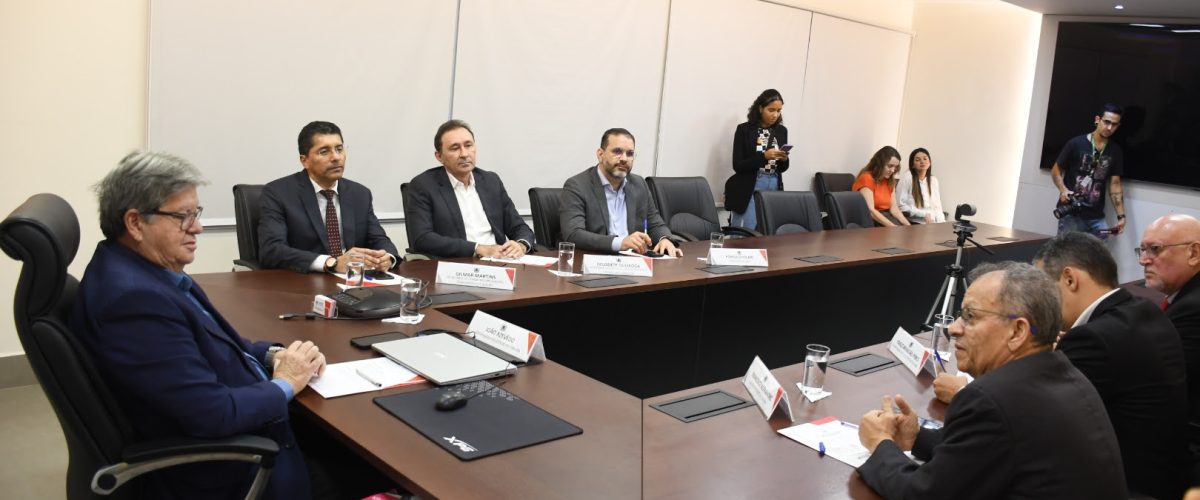 João Azevêdo destaca investimentos no Estado e trata de pautas de interesse regional com superintendente da Sudene