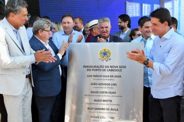 João Azevêdo e ministro Sílvio Costa Filho entregam nova estrutura do Porto de Cabedelo e destacam importância da obra na economia paraibana