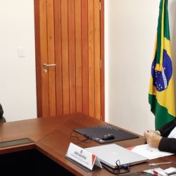 João Azevêdo apresenta potencialidades e oportunidades de investimentos a embaixador da Itália
