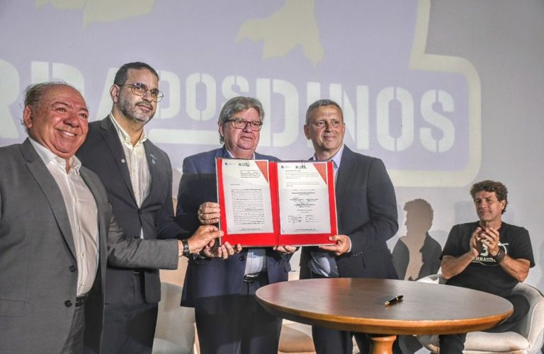 João Azevêdo formaliza instalação de Parque Temático Terra dos Dinos no Polo Turístico Cabo Branco
