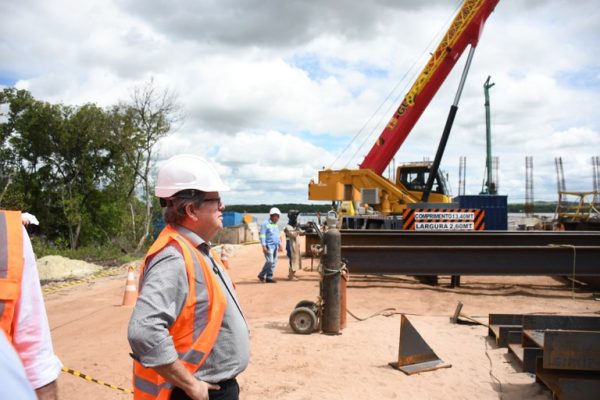 João Azevêdo inspeciona obras da Ponte do Futuro e destaca importância do investimento para a Região Metropolitana de João Pessoa