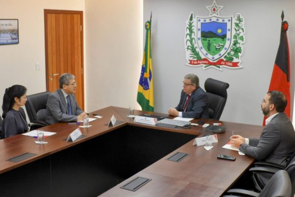 João Azevêdo apresenta oportunidades de investimentos na Paraíba a cônsul do Japão no Nordeste