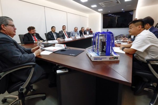 João Azevêdo se reúne com representantes da CETC e anuncia implantação do primeiro Centro de Computação Quântica do Brasil