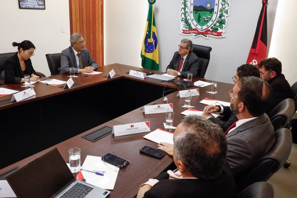 Governador João Azevêdo recebe embaixador da China no Brasil e fortalece relações diplomáticas e comerciais