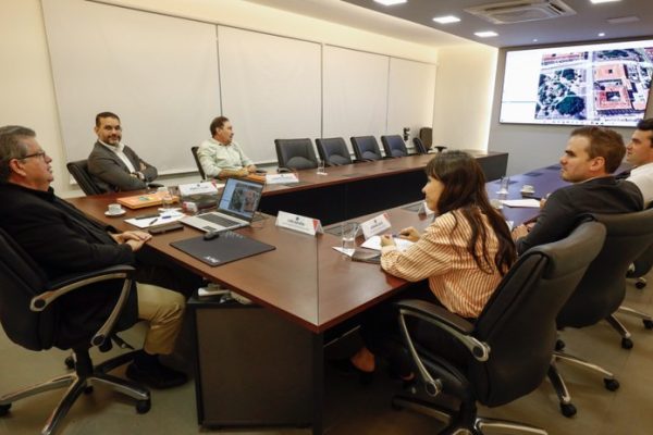 João Azevêdo recebe grupo empresarial que irá implantar dois bairros planejados próximos à Ponte do Futuro e Polo Turístico Cabo Branco