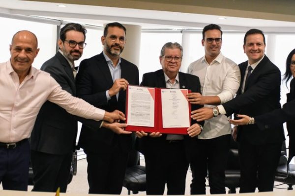 João Azevêdo assina contrato com maior ecossistema de turismo de saúde e bem-estar do Ocidente para o Polo Turístico Cabo Branco