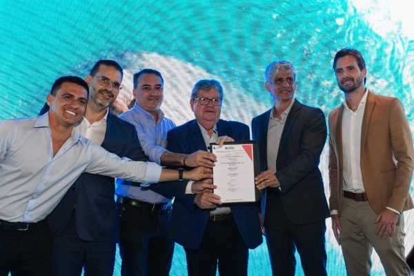 João Azevêdo assina contrato do 12° empreendimento para Polo Turístico Cabo Branco e destaca diferencial do projeto
